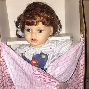 Amy;18”Porcelain Camelot Dolls